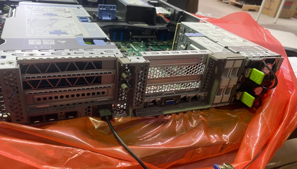 Cisco UCS C240 M5 2xXeon Silver 4114 128GB RAM, 4.8TB SSD - image 4 of 4