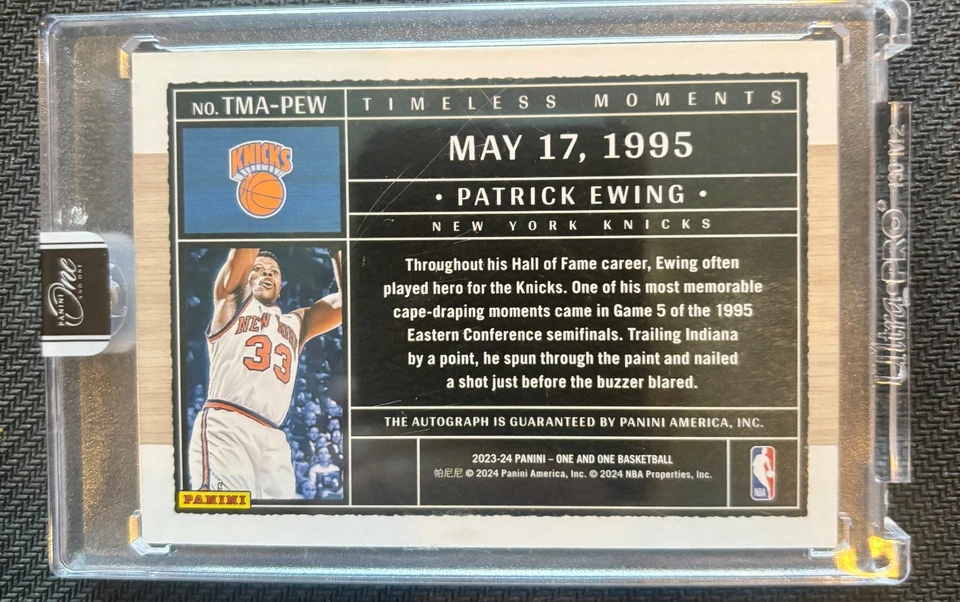 Patrick Ewing 2023-24 One and One Timeless Moments Auto New York Knicks Salón de la fama Foto 2 de 2