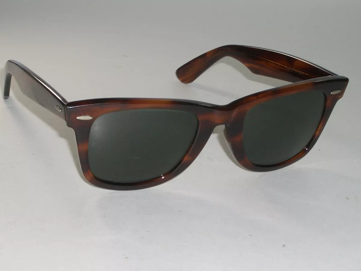 1980's VINTAGE B&L RAY-BAN US L2052 ACETATE TORT G15 UV WAYFARER