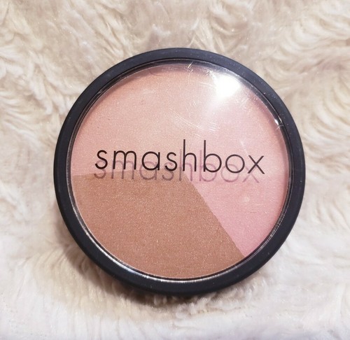 SMASHBOX Lights Up! Blush Trio pressed face powder full size .33 oz / 9.5 g NEW - Picture 3 of 4
