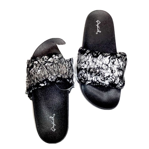 qupid fur sandals