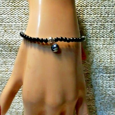BLACK JADE BEADED STRETCH BRACELET IN STERLING SILVER - 6.50 IN.-23.60 CTW