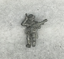 Games Workshop - WH40k Imperial Guard Cadian Trooper with Comm-Link - Metal OOP
