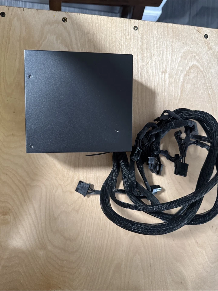 Fonte de alimentação usada VTX 500W 80 Plus bronze - Imagem 2 de 4