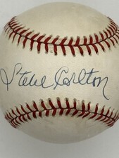 Steve Carlton Cards, Rookie Cards and Autographed Memorabilia Guide 46