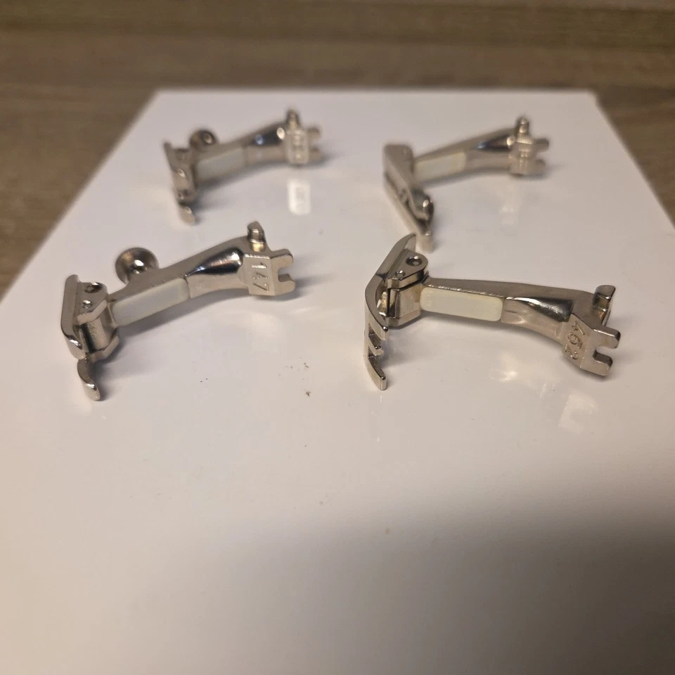 Bernina 452 030 168 147 Pés Presser Estilo Antigo Bordado Porta-botões Rolo Shell - Imagem 2 de 4