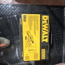 DEWALT DWH050K Large hammer, dust extractor for whole drilling and cleaning