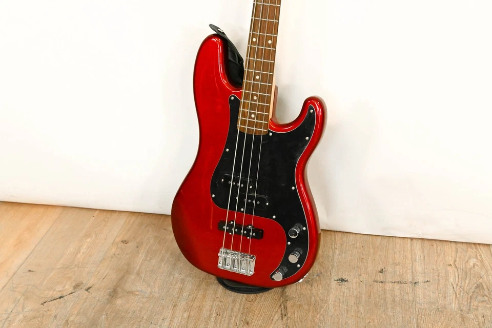 Squier Affinity Series Precision Bass PJ Metallic Red CG01PRZ - Image 4 of 4