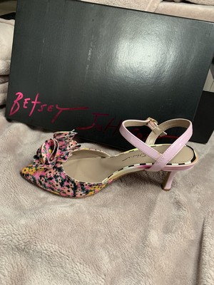 betsey johnson neena pump