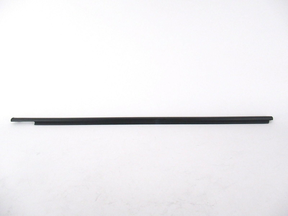 法螺貝　⑪ Genuine OEM Toyota 75720-0R011 Driver Front Belt Molding Sweep