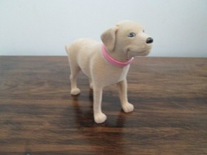 barbie perro caca