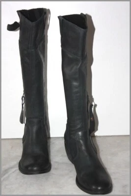 KICKERS Bottes à talons Cuir Noir T 37 TBE - Photo 1/4