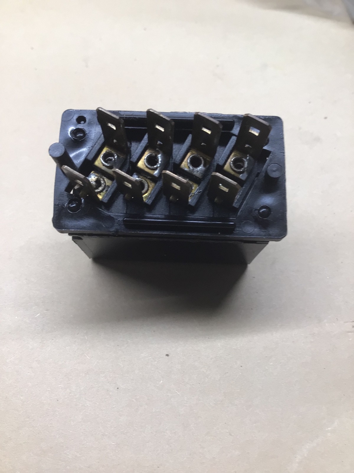 1966 - 1980 Rolls Royce Silver Shadow Wraith Electric Window Curcuit Breaker