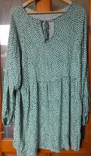 Daisy Street dress Size 16 Green white flower long sleeve