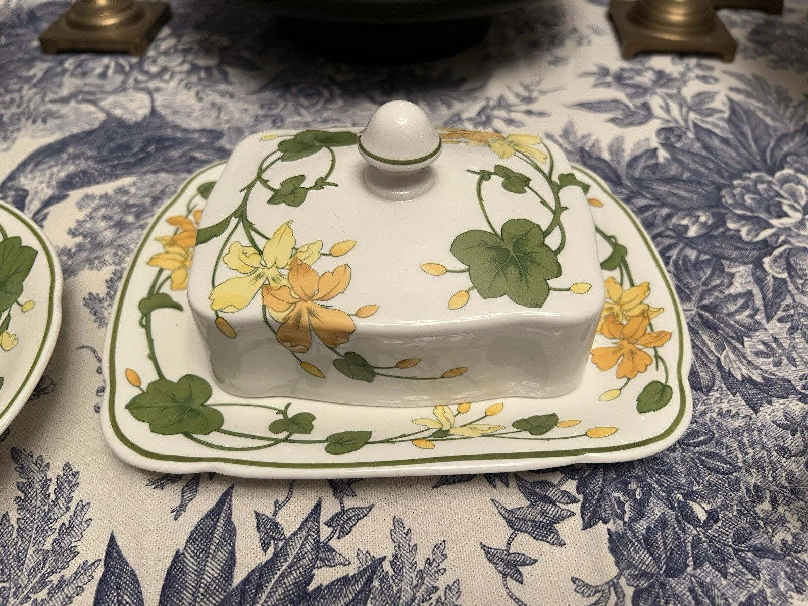 Villeroy & Boch Geranium Butter Dish