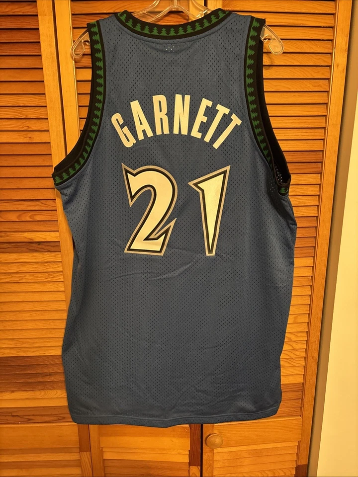 Reebok Minnesota Timberwolves Kevin Garnett Jersey Size Large +2 (NEW w/ Tags) - Image 4 of 4