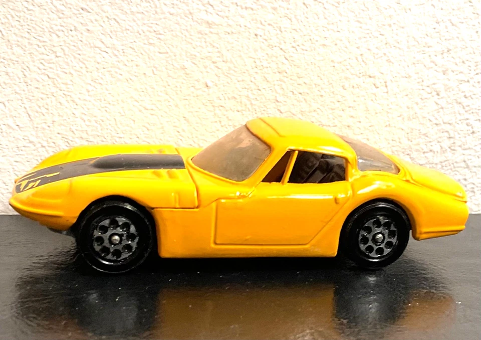 Corgi Toys 1970 Gran Bretaña WHIZZWHEELS #372 MARCOS 3 LITROS coupé en caja amarilla Foto 3 de 4