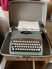 Sears Constellation Portable Typewriter model 871 1530 Great condition thumbnail