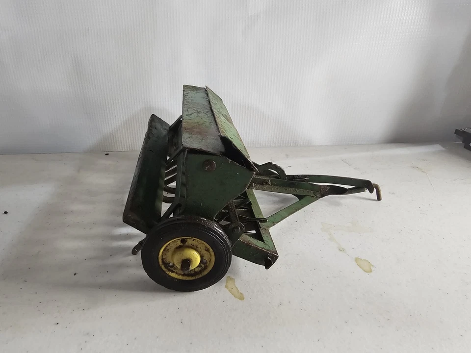 1950s Ertl Eska John Deere Grain Drill Seeder Asis - Image 2 of 4