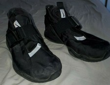 nike komyuter triple black