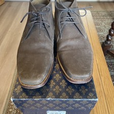 Men's John White Smooth Suede Chukka Boots - Size 7.Leather Soles.