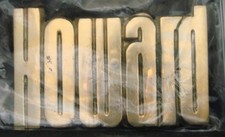 SA10141  NOS  VINTAGE 1970s/80s CUT-OUT NAME  HOWARD  SOLID BRASS BUCKLE
