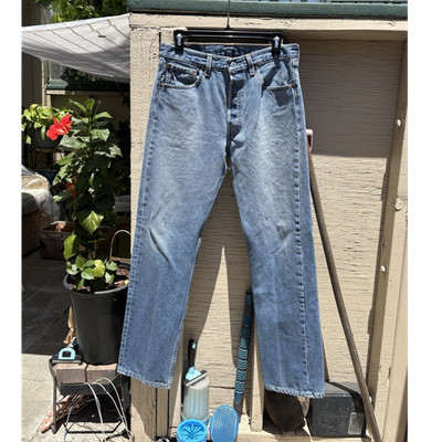 Levi's Men's Light Wash Blue Denim 501 Made In USA Straight Jeans 30 Button Fly