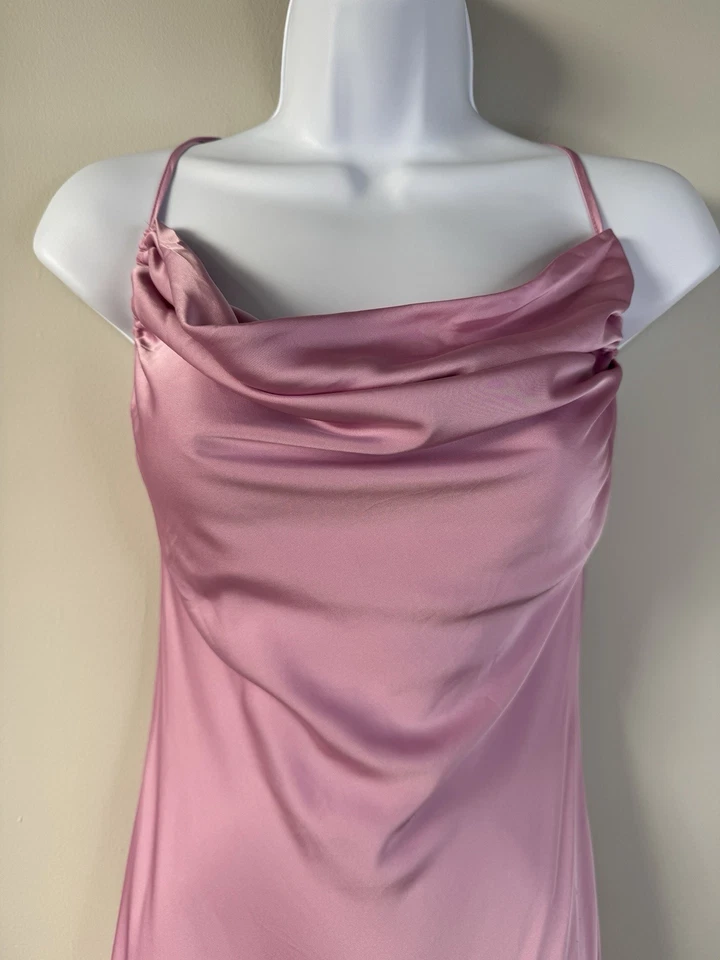Vestido sin Mangas Forever 21 Y2K Satén Capucha Cuello Mujer S Rosa Femenino Hada Sedoso Foto 4 de 4