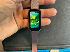 P168 Pink Smart Watch with charger Uses Gloryfit App. Works