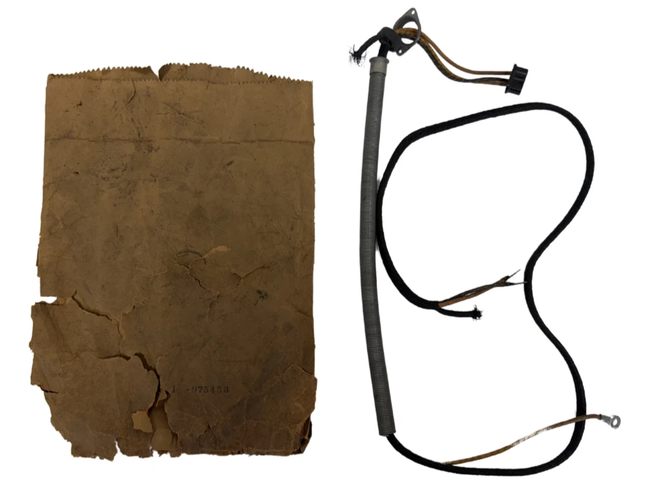 Cable y enchufe de faros Plymouth P14 1942 975453 NOS Foto 2 de 4