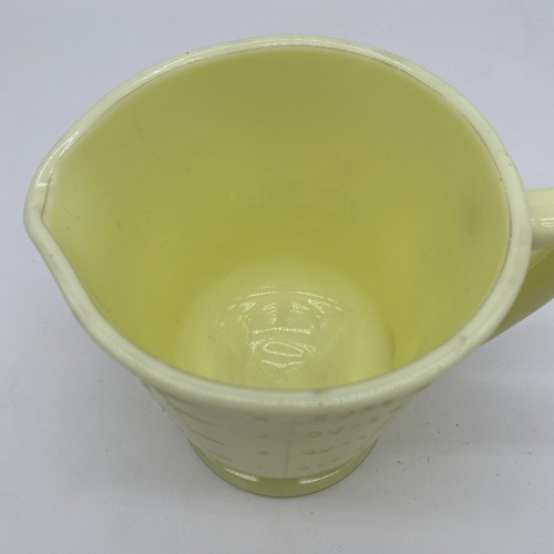 Vintage McKee Yellow Custard Glass 4 Cup Measuring Pitcher Handle UV Reactive - Picture 9 of 22