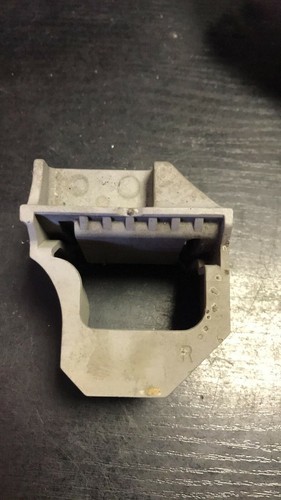 BMW 1ER E81 E87 KÜHLUNG KÜHLER UNTERE HALTERUNG O/S RECHTE SEITE 7526444