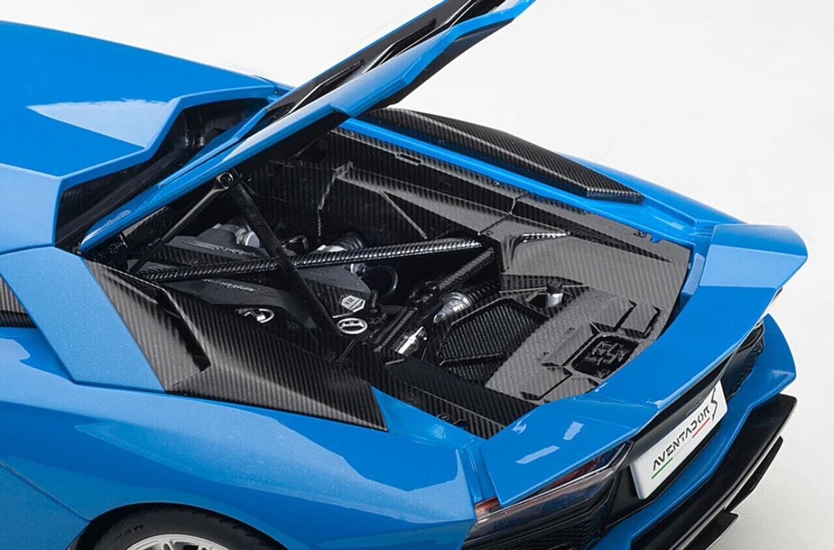 1/18 Lamborghini Aventador S Blu Nila/ Pearl Blue Model Car 1/18 Lamborghini Aventador S Blu Nila/ Pearl Blue Model Car