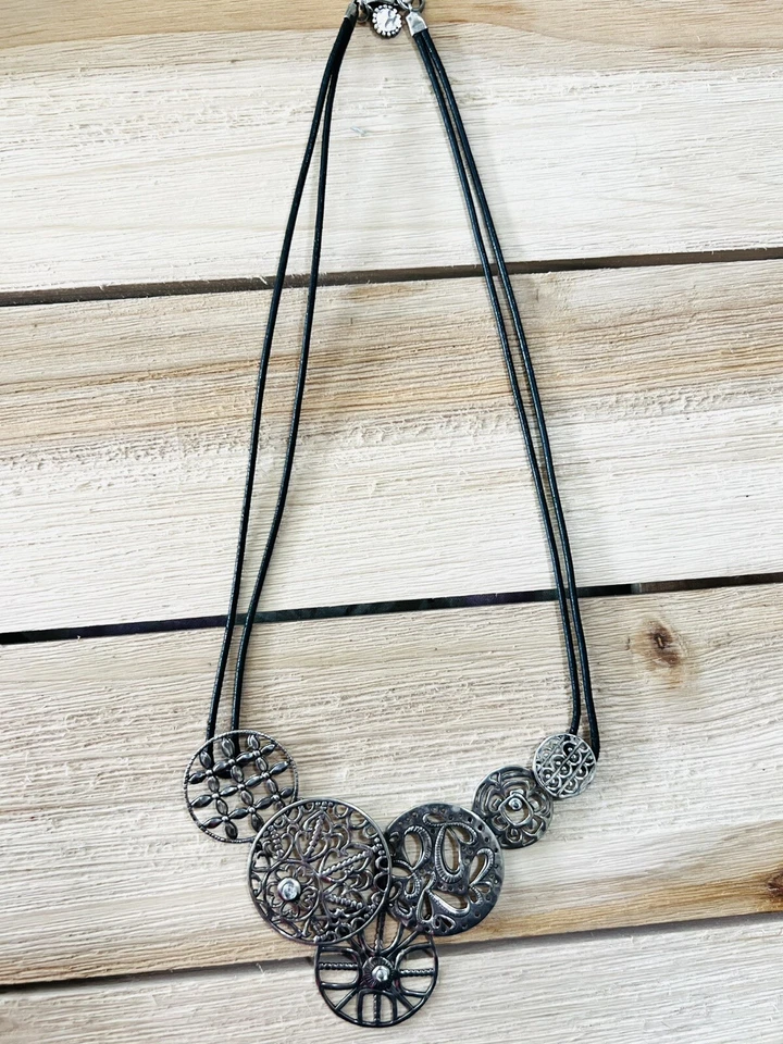 Collar con cordón de cuero circonita cúbica círculos artísticos filigrana plata esterlina Silpada N2343 Foto 4 de 4