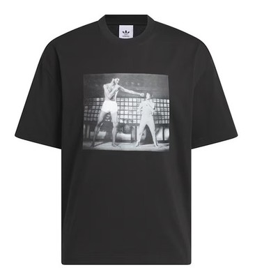 Adidas Originals x Bruce Lee K. Abdul Jabbar  ''Kick'' T- Shirt ( Neu )