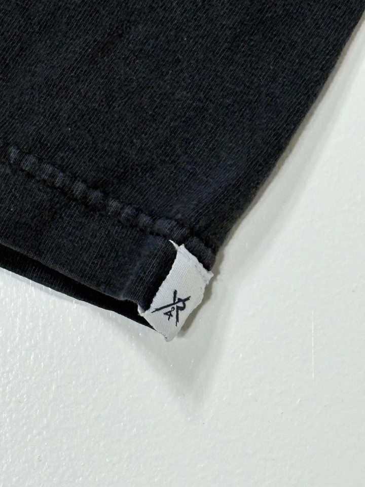 Camiseta joven imprudente adulto pequeña negra dorada gráfica ropa de calle skater camiseta Foto 3 de 4