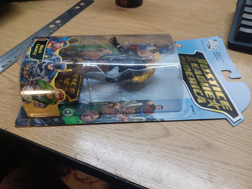 DC Direct - Liga de la Justicia de América Serie 1 - Canario Negro - Nuevo Sellado de Fábrica Foto 3 de 4