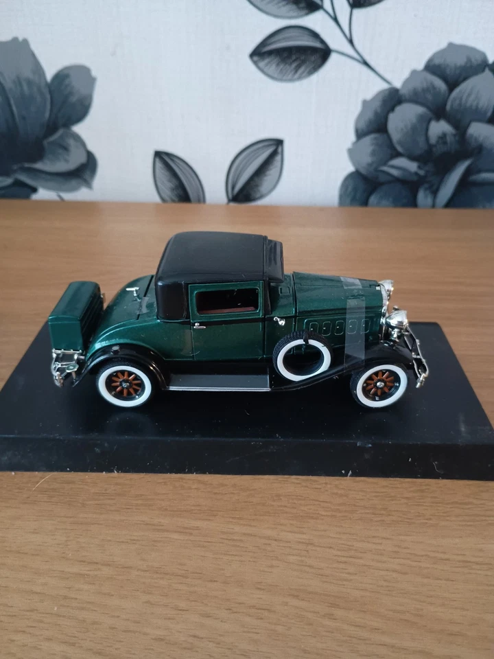 Signature Models 1/32 Scale 1930 Hudson - Green/Black on plinth  - Image 3 of 4