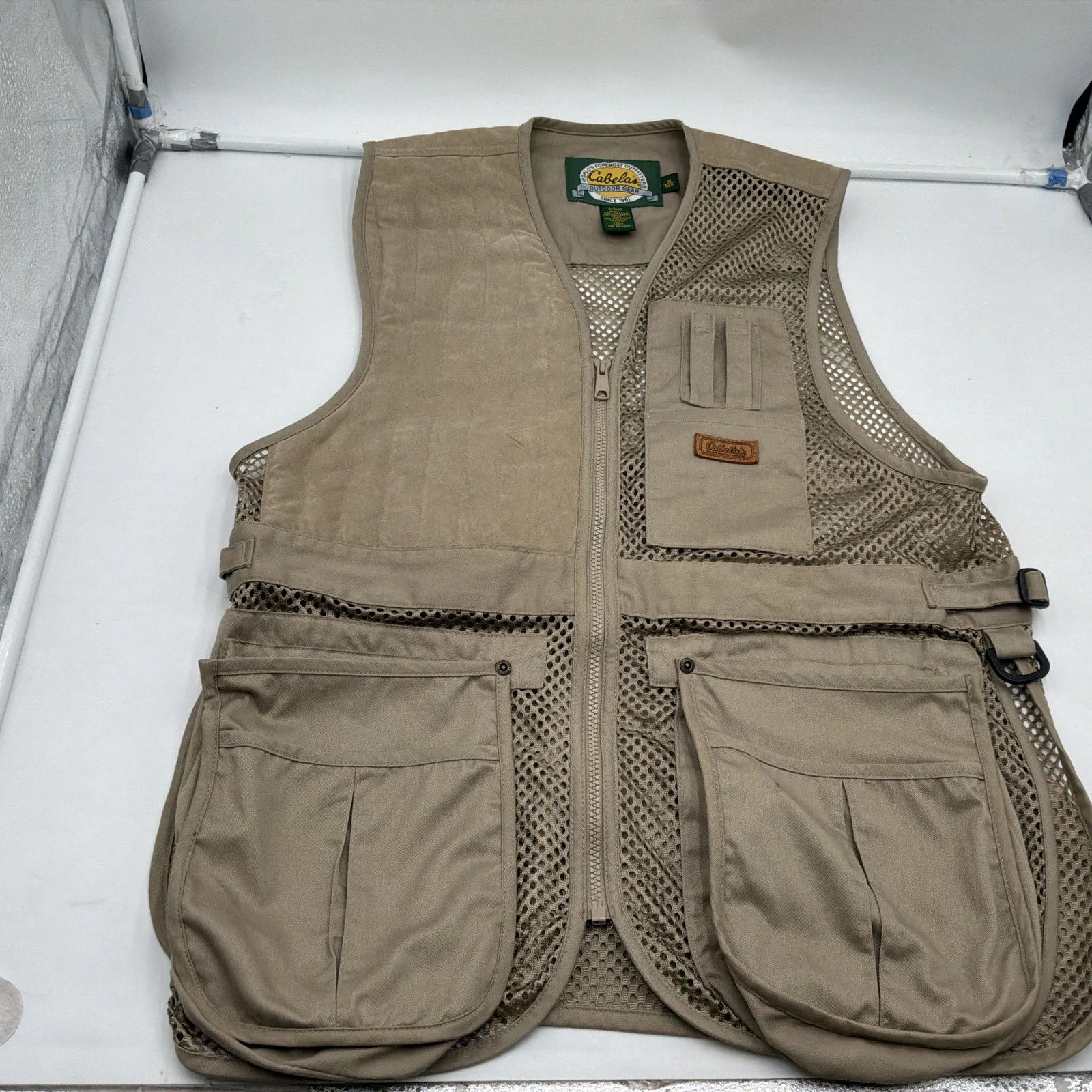 Cabela's Fishing Vest Tan Multi Pocket Mesh Utility Hunting Shooting Men’s M
