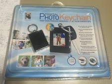 Innovage Digital Photo Keychain 1.4" LCD 8MB Black USB Rechargeable