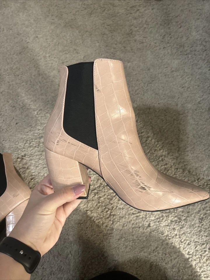 Botines de piel de serpiente rosa Foto 3 de 4