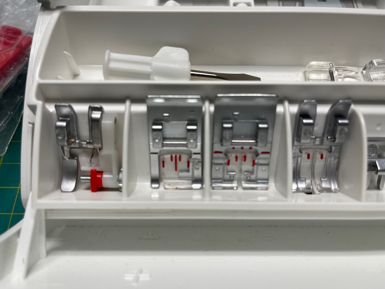 PFAFF CREATIVE SENSATION PRO II 2 SEWING, QUILTING & EMBROIDERY MACHINE