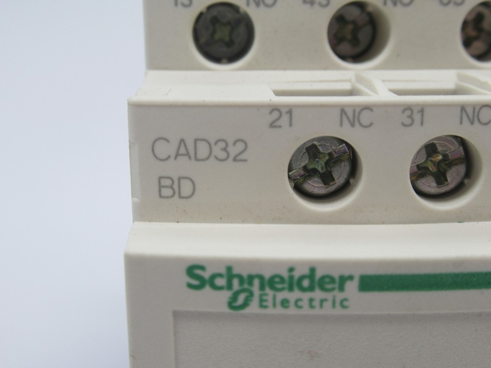 Schneider Electric CAD32BD Control Relay 24VDC 10A 690V 3NO 2NC BOX DMG ...