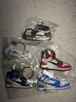 NIKE AIR JORDAN 1 RETRO HIGH OG SNEAKERS OFF WHITE CACTUS JACK 2D KEYCHAIN LOT