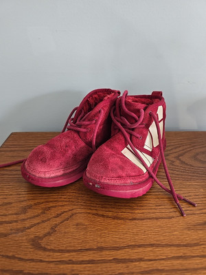 UGG Neumel Chopd Suede Wool Blend Kids Chukka Boot Red 1129054K Burgundy  Sz 1