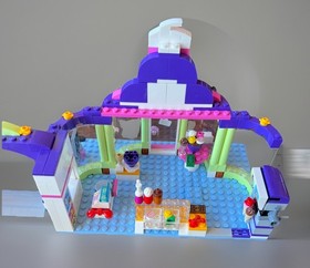 LEGO Friends: Heartlake Frozen Yogurt Shop (41320) Complete,  Manual, No Box