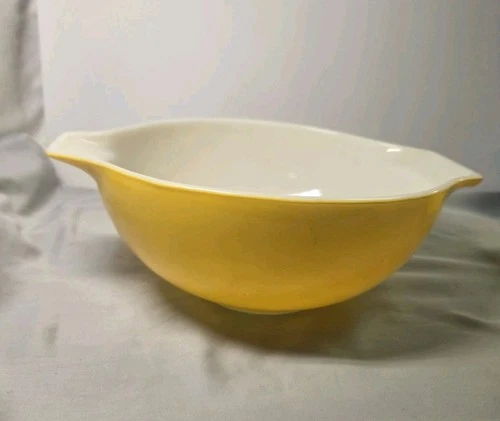 VTG Pyrex #443 Golden Yellow Cinderella Mixing Bowl 2.5 Qt Milk Glass 8.5" x 4"