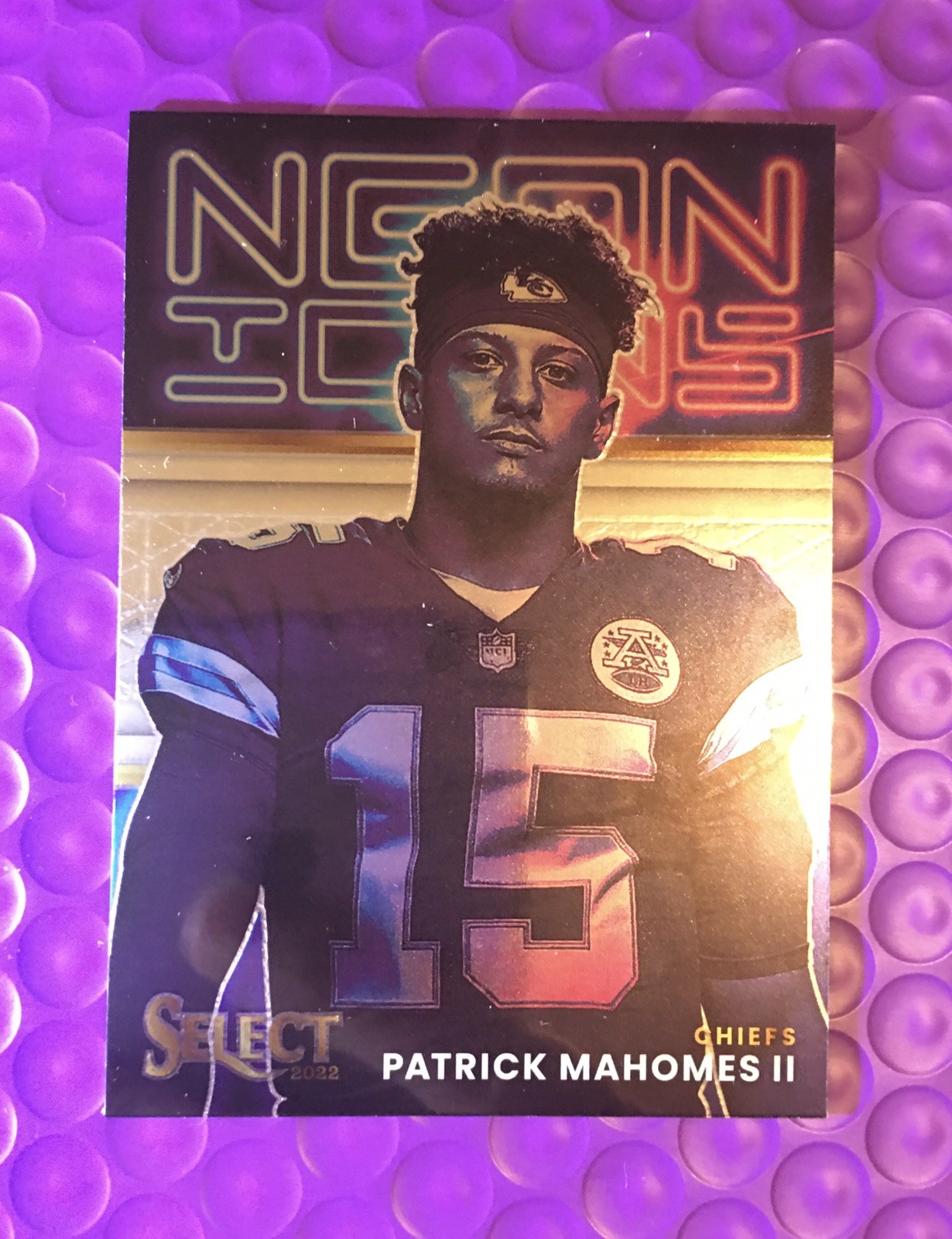 Patrick Mahomes 2022 Panini Select Neon Icons #NI-3