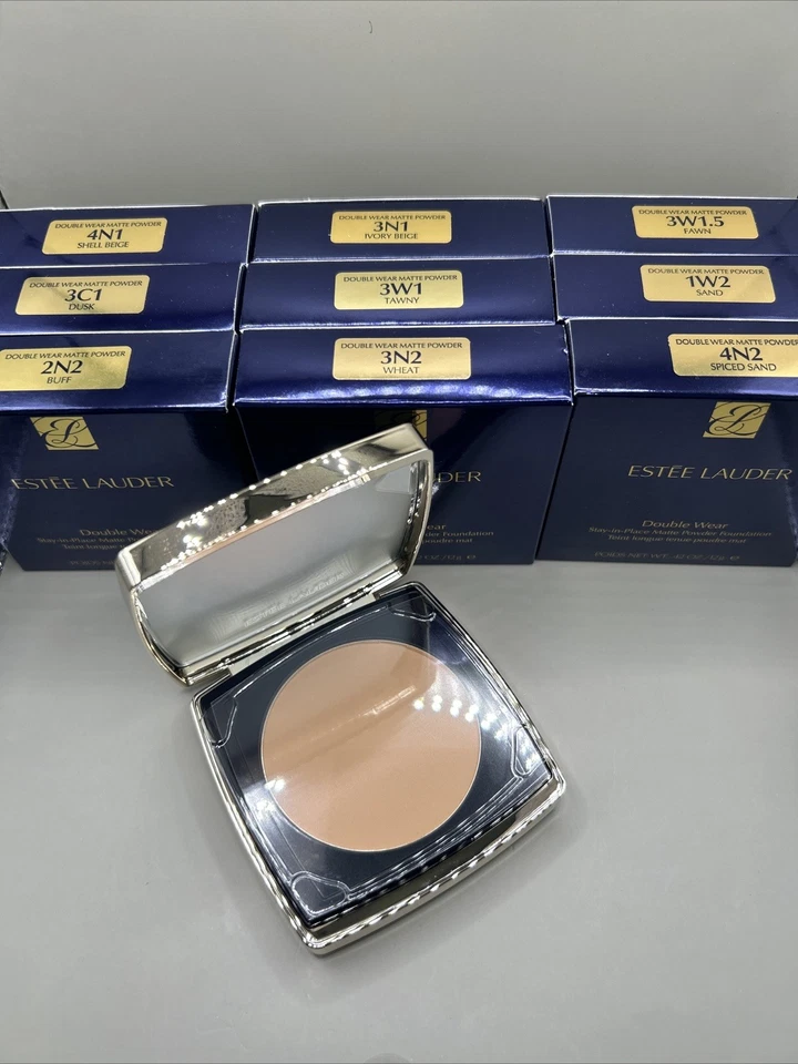 Base en polvo mate Stay In Place Estee Lauder Double Wear elige tu tono Foto 3 de 4