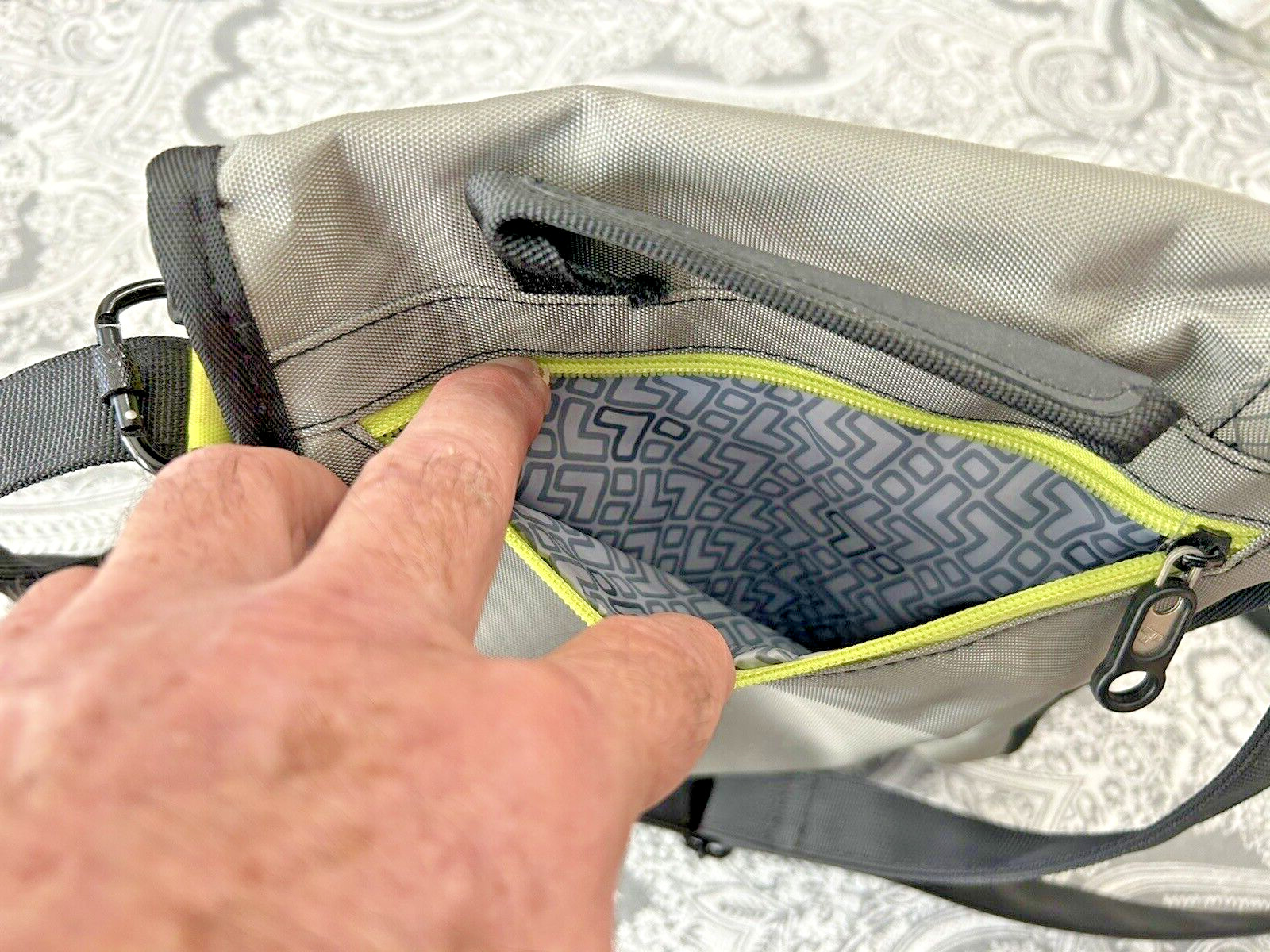 Travelon Small Anti-theft Crossbody Travel Messenger Bag 42801 silver/green/bl